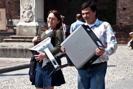 matteo-vegetti-portable-computer-in-rome